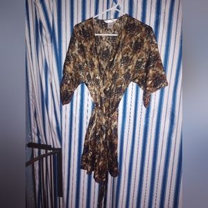 Women's secret treasures robe size medium